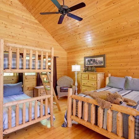 Secluded And Wooded Wears Valley Cabin With Fire Pit! Sevierville Dış mekan fotoğraf