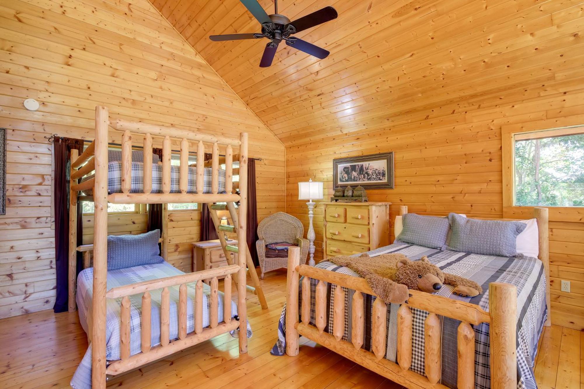 Secluded And Wooded Wears Valley Cabin With Fire Pit! Sevierville Dış mekan fotoğraf