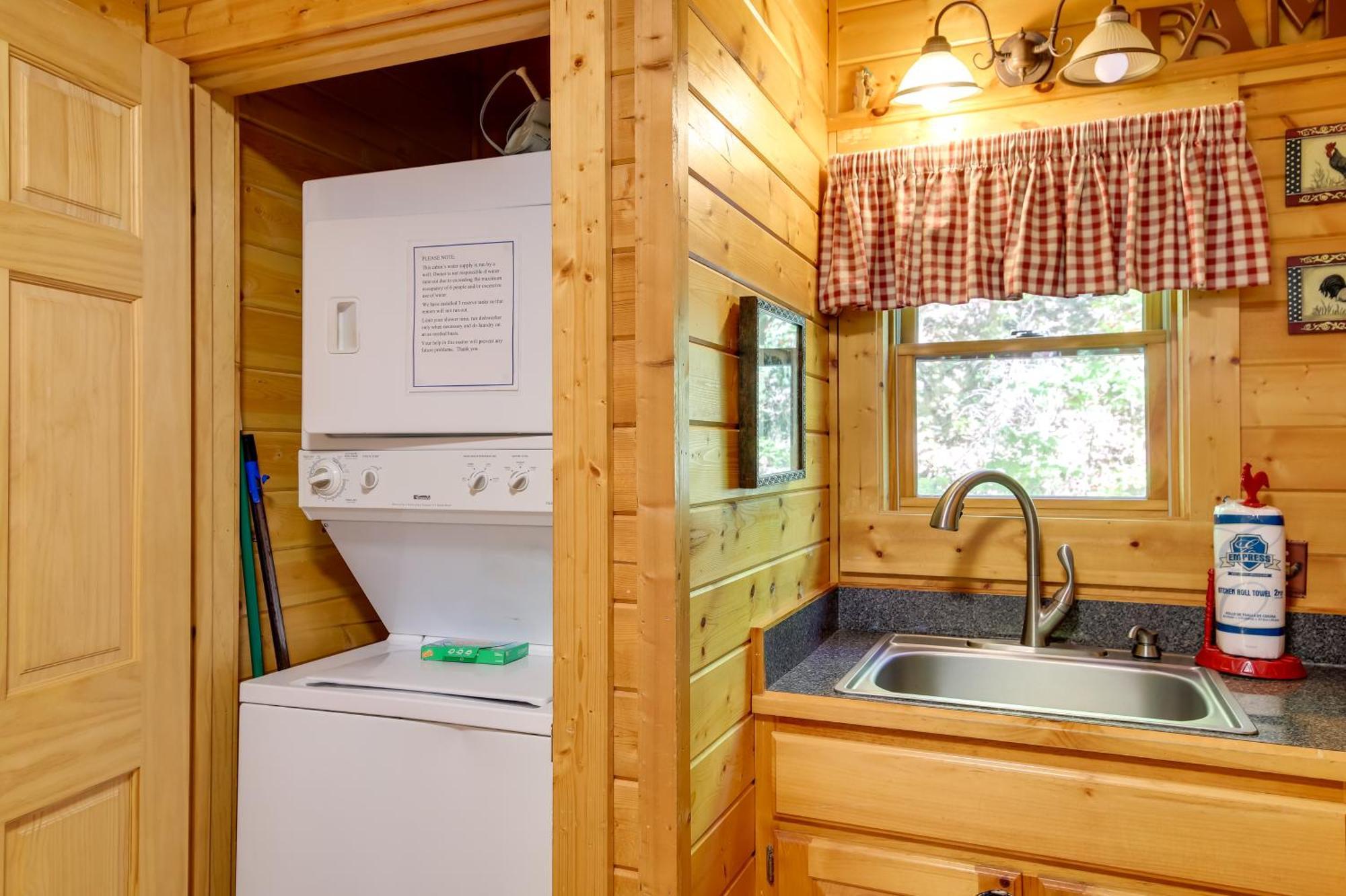 Secluded And Wooded Wears Valley Cabin With Fire Pit! Sevierville Dış mekan fotoğraf