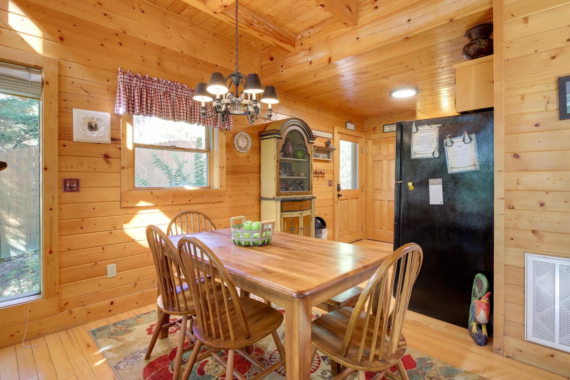 Secluded And Wooded Wears Valley Cabin With Fire Pit! Sevierville Dış mekan fotoğraf