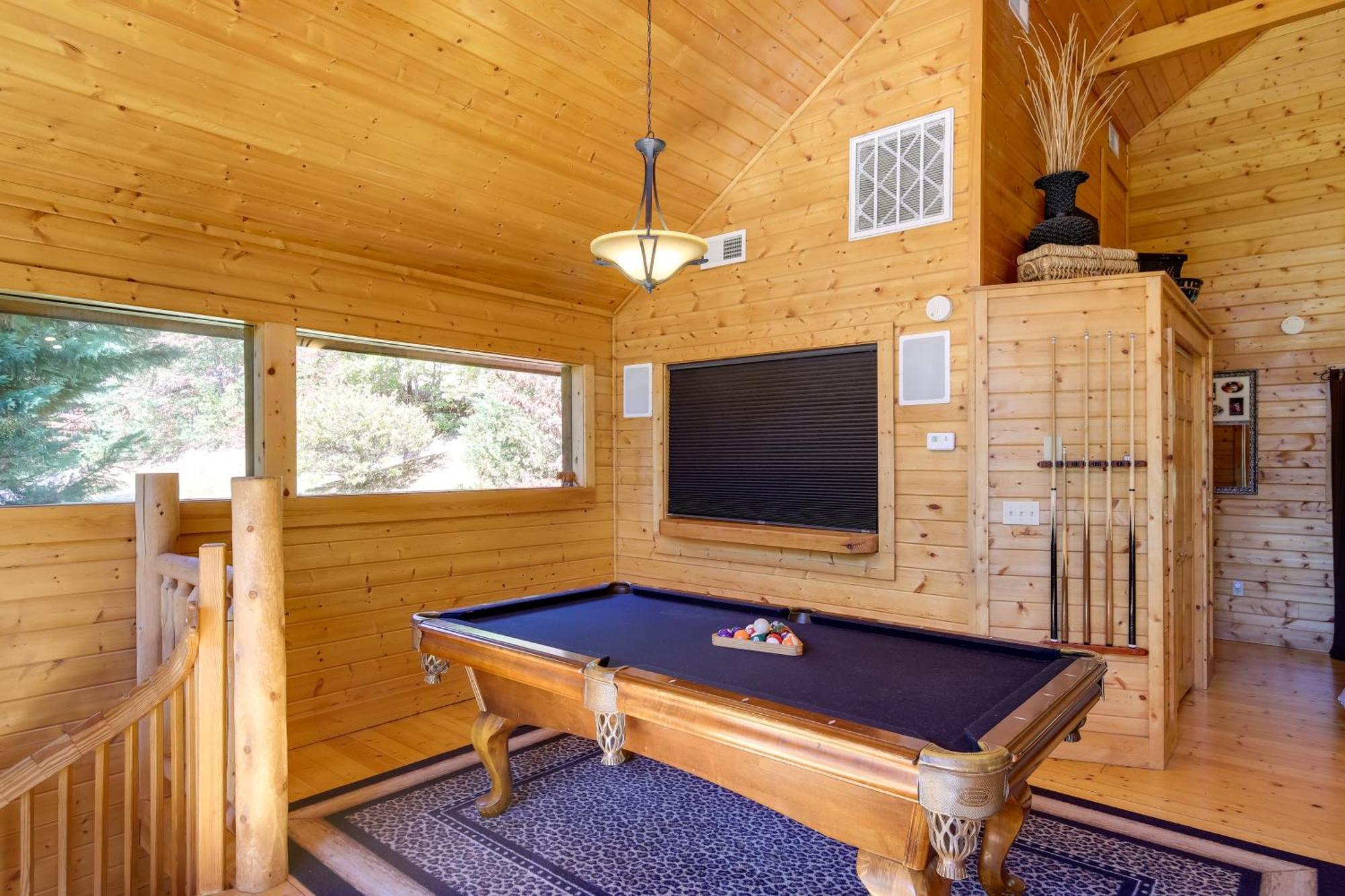 Secluded And Wooded Wears Valley Cabin With Fire Pit! Sevierville Dış mekan fotoğraf