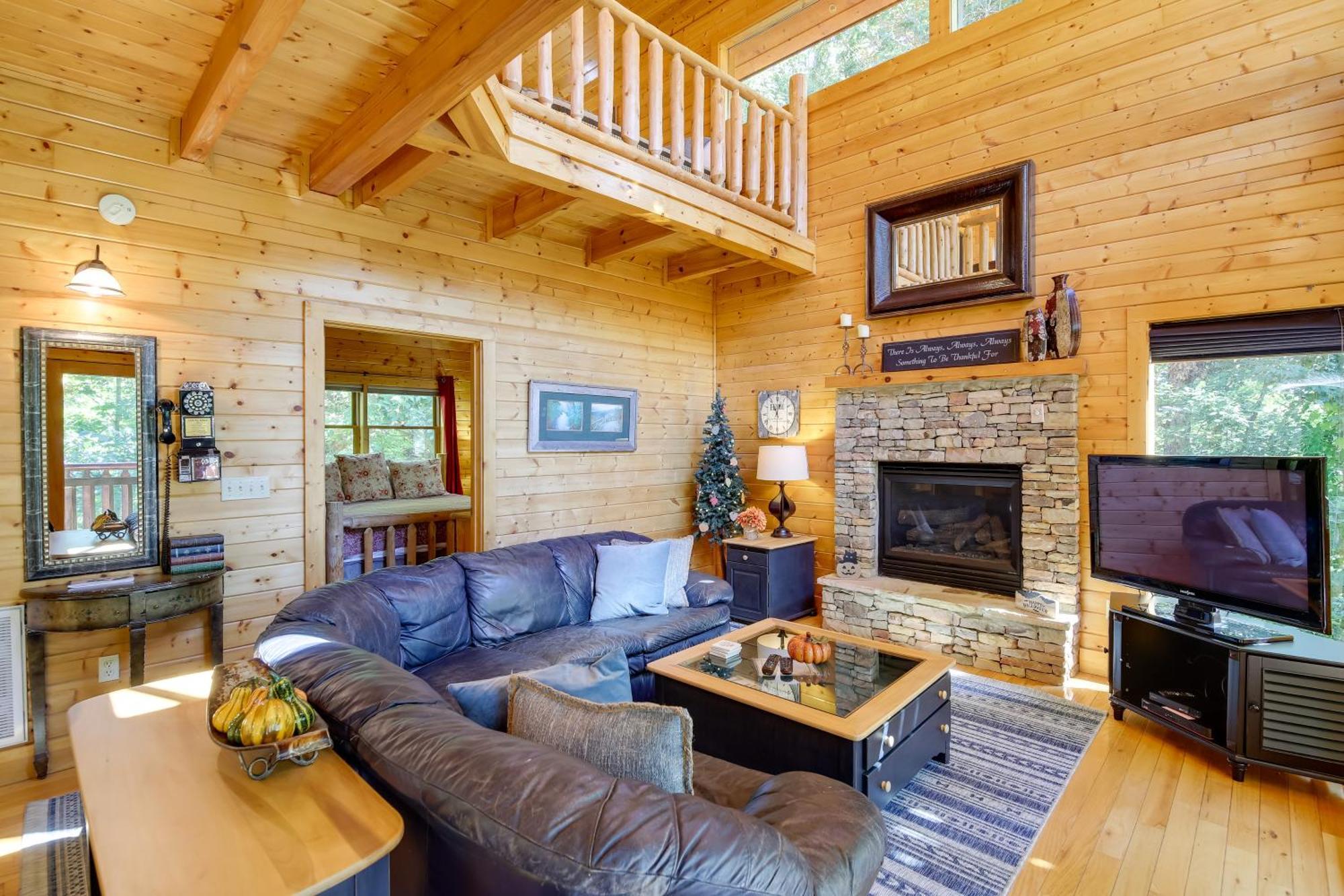 Secluded And Wooded Wears Valley Cabin With Fire Pit! Sevierville Dış mekan fotoğraf